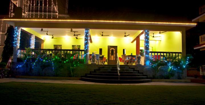 Marina Bay Beach Resort Candolim Exterior photo