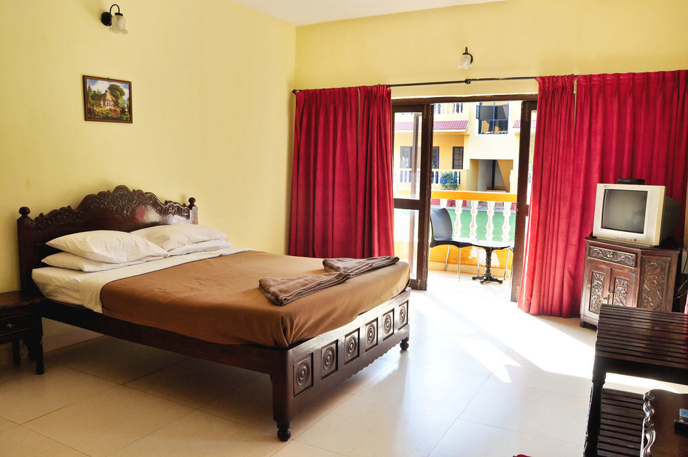 Marina Bay Beach Resort Candolim Exterior photo