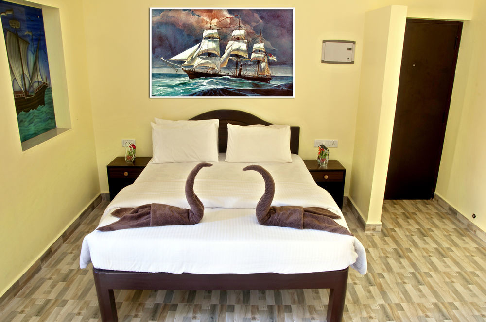 Marina Bay Beach Resort Candolim Exterior photo