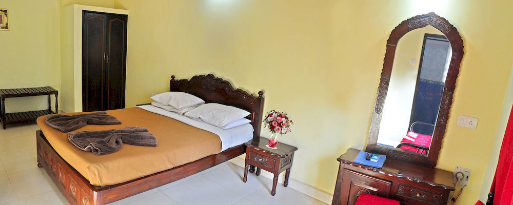 Marina Bay Beach Resort Candolim Exterior photo