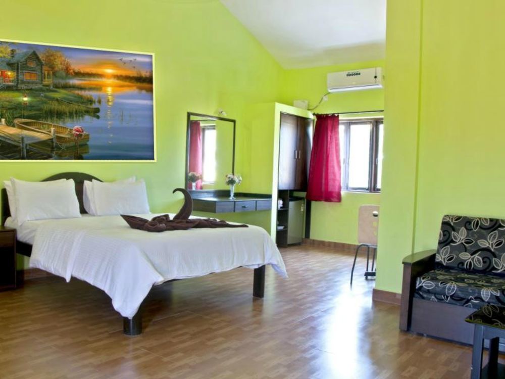 Marina Bay Beach Resort Candolim Exterior photo