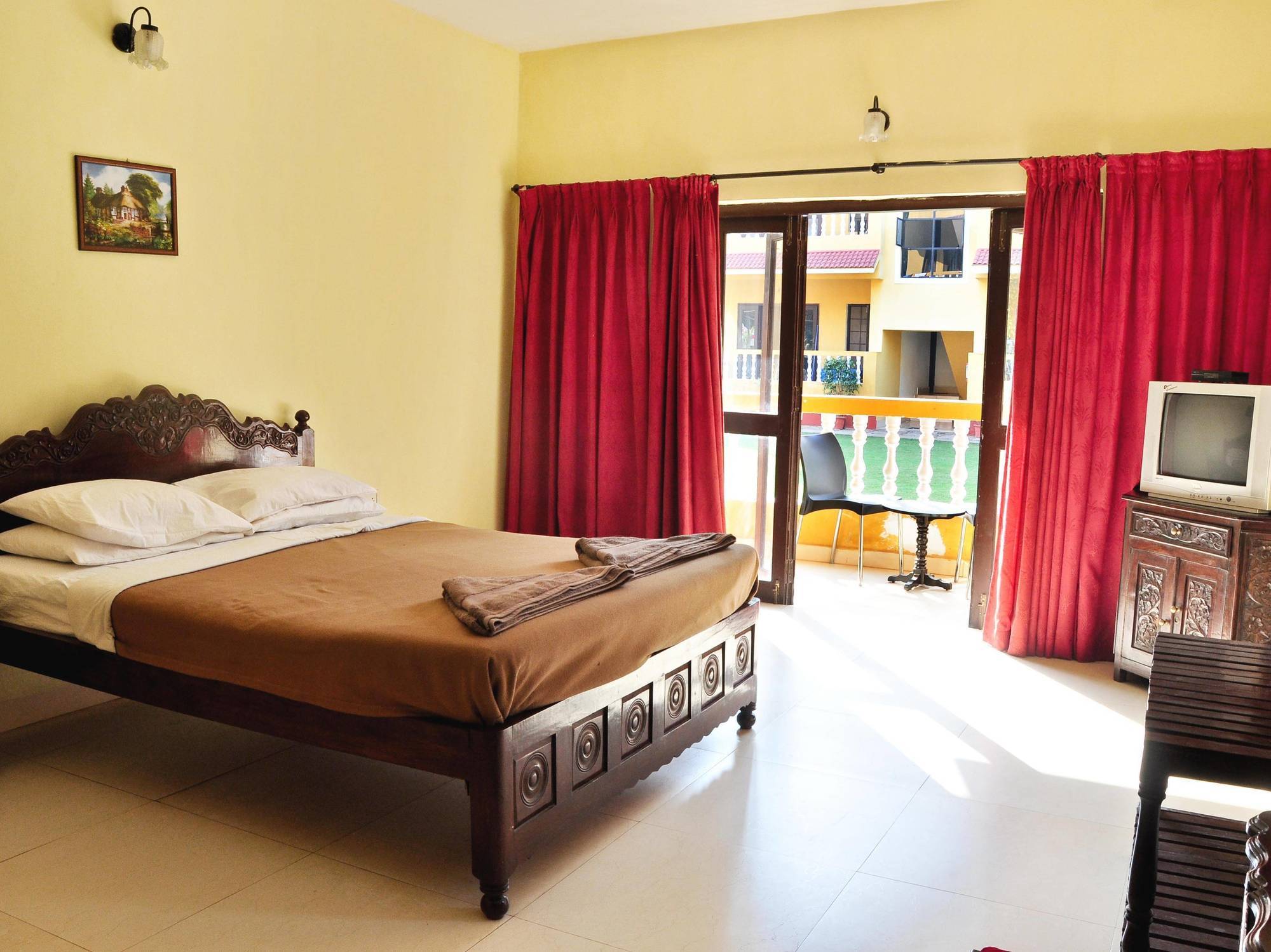 Marina Bay Beach Resort Candolim Exterior photo