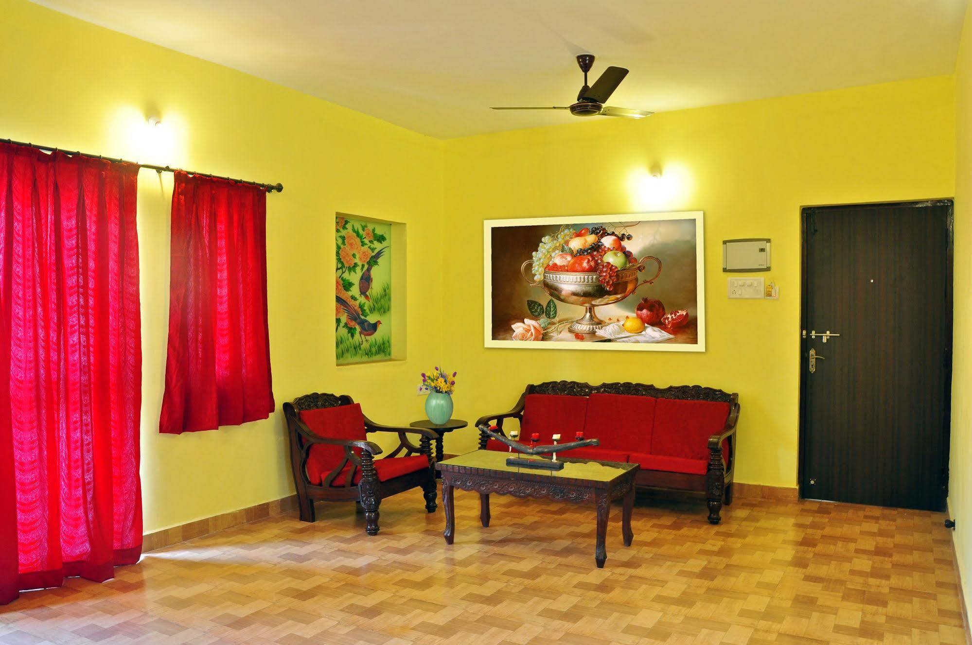 Marina Bay Beach Resort Candolim Exterior photo