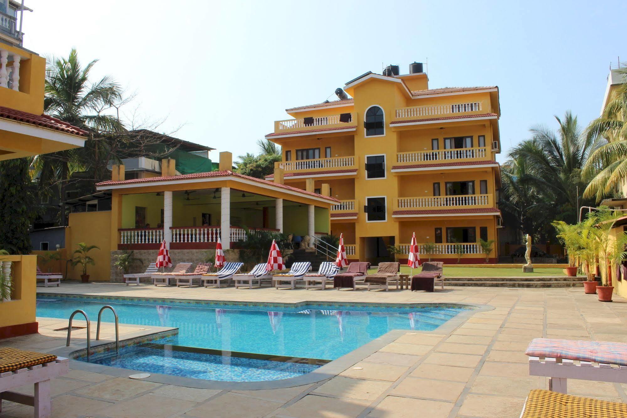 Marina Bay Beach Resort Candolim Exterior photo